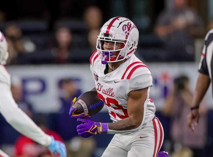 LSU commit Caden Durham rushes during the first half of Duncanville's UIL 6A Division I state championship rematch with North Shore at AT&T Stadium on Saturday.